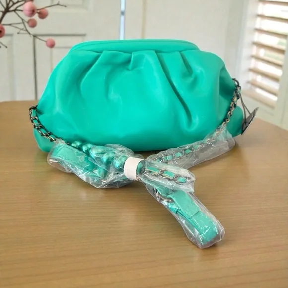 NWT Badgley Mischka crossbody bag - Picture 3 of 4